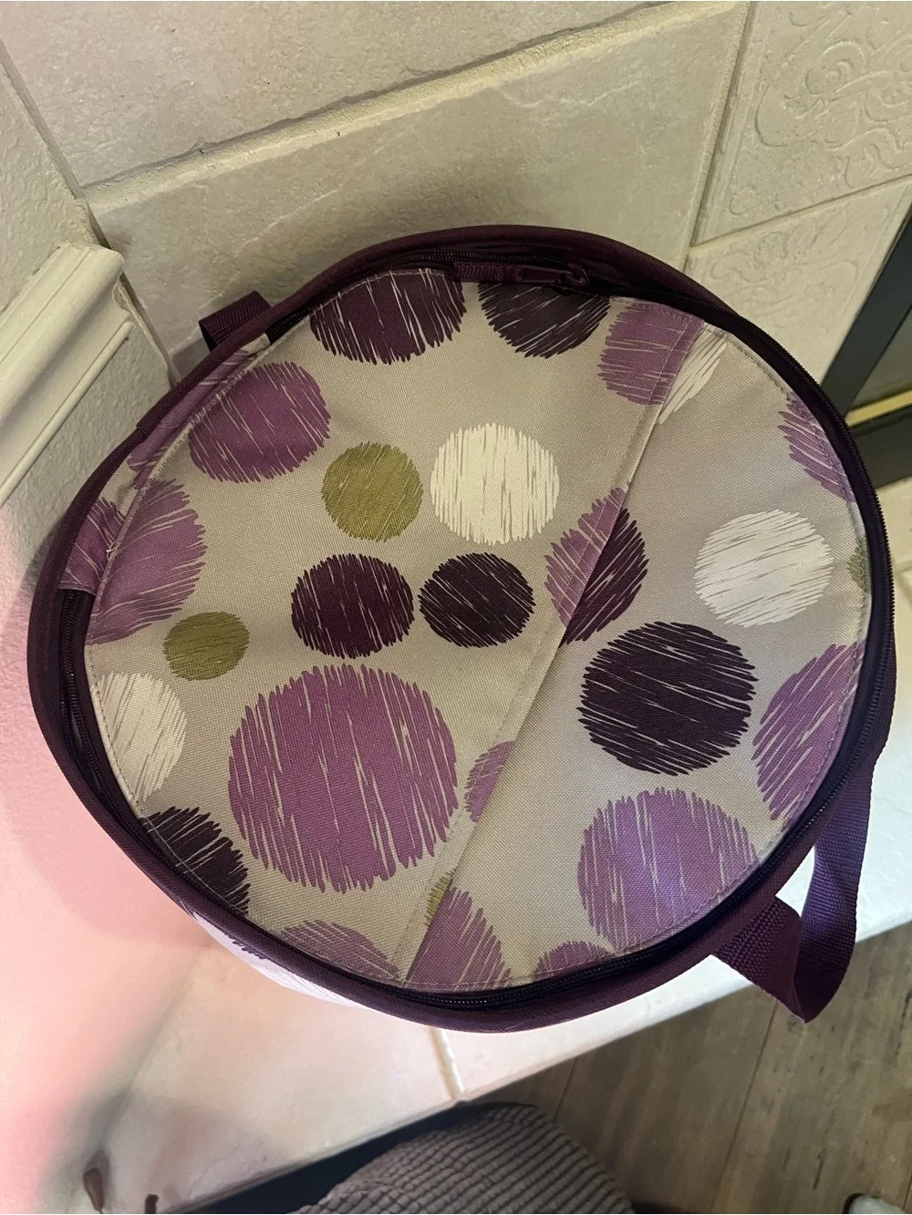 Thirty one large insulated round carry tote for hot or cold items purple dot